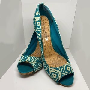 Christian Siriano teal peep toe heels